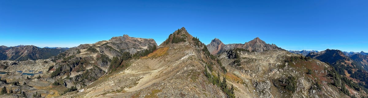 Yellow Aster Butte at North Cascades in WA