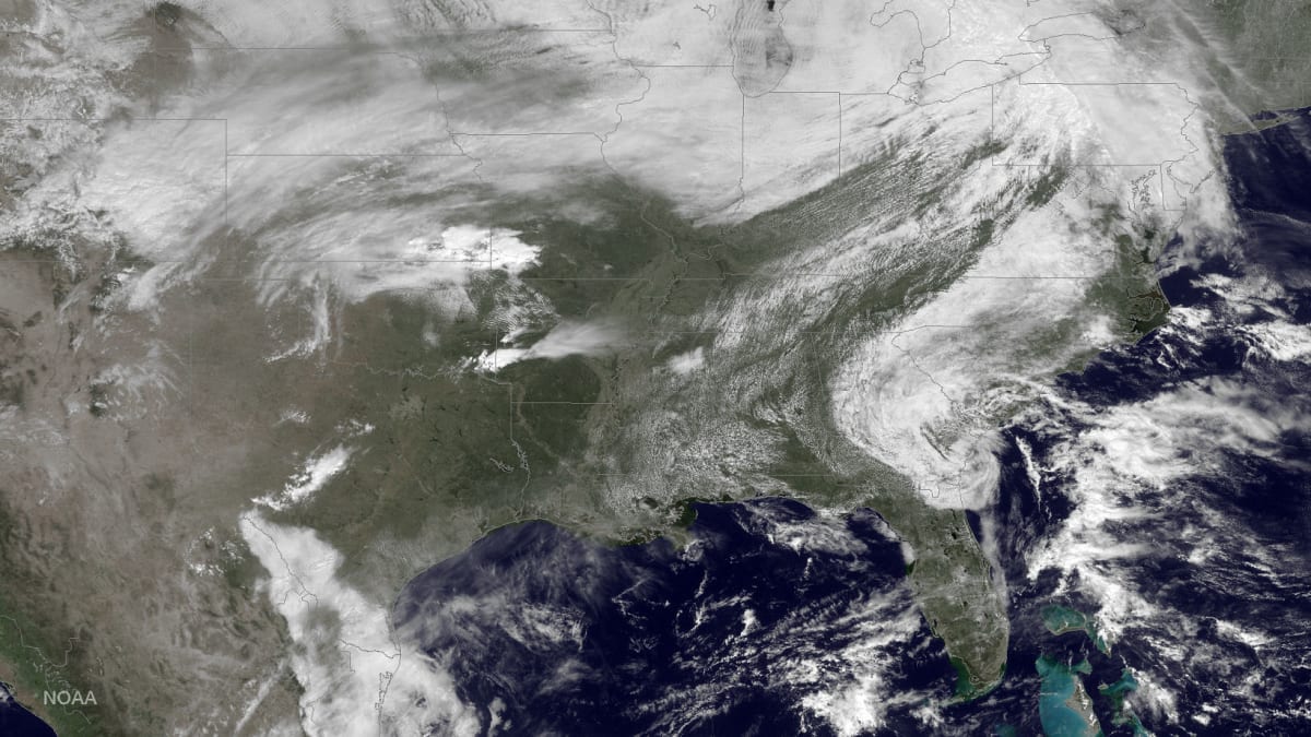 Image shows risk of severe thunderstorms including large hail and damaging winds across parts of the southern plains into the Ozarks (2268-646)