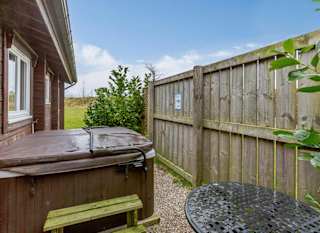 Yew Tree Lodge image