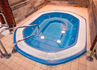 Sauna & Jacuzzi image