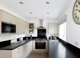 Superior Cottage image