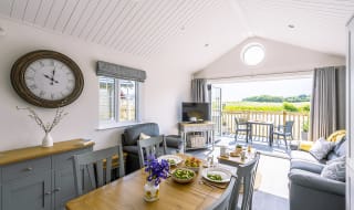 Meadow Lakeside Lodge image