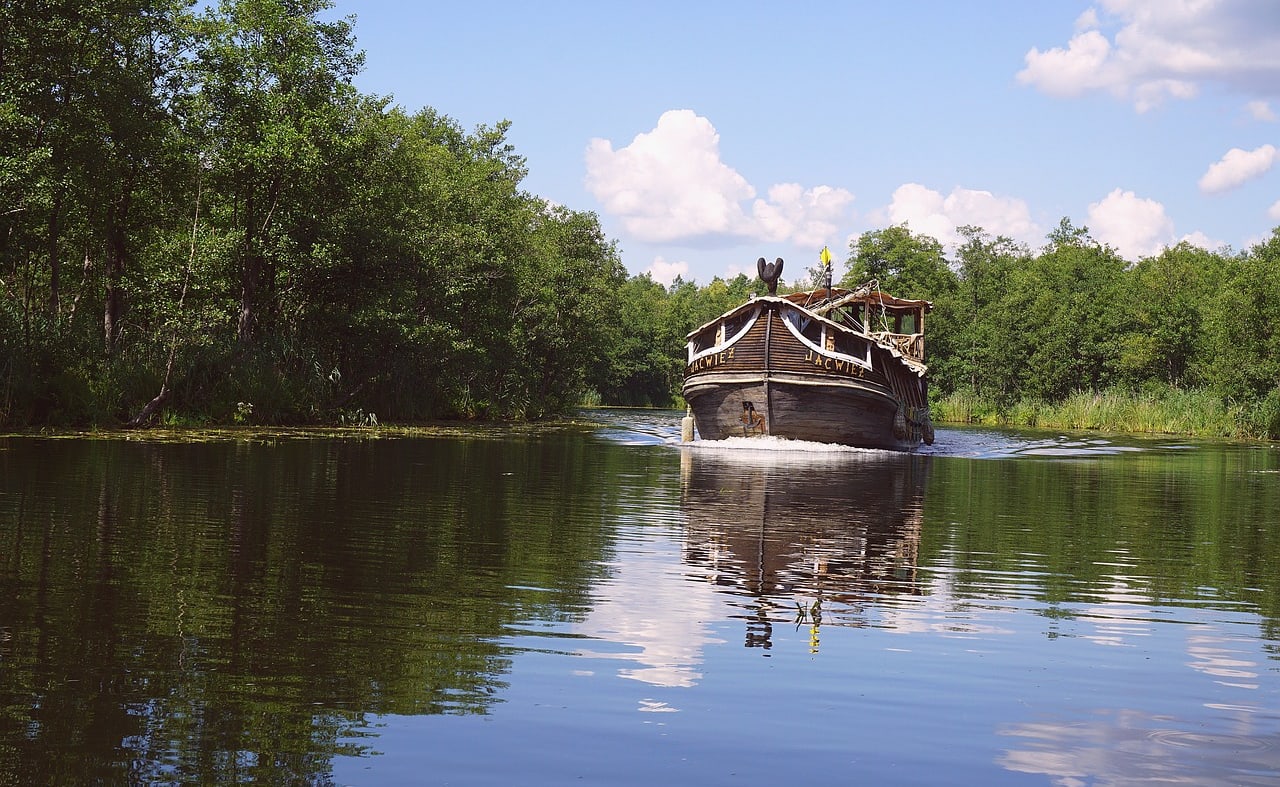 Boat trip to Frenchman Creek image