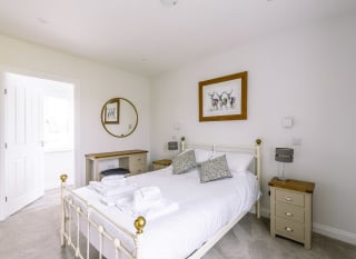 Exclusive Cottage image