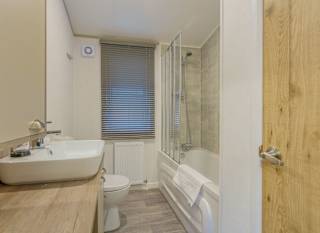 Brayford Lodge image