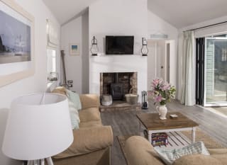 Superior Beach House Accessible image