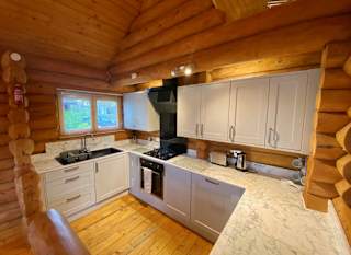 Alpine Lakeside Lodge image