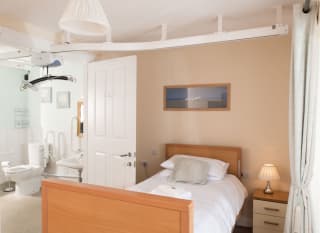 Luxury Cottage Accessible image