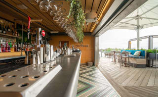 An image of the bar at Bar 49 at our lakeside paradise, Tattershall Lakes. image