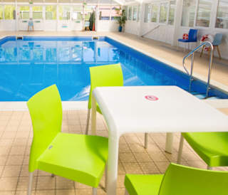 An image of the indoor swimming pool at The Lakes Rookley.