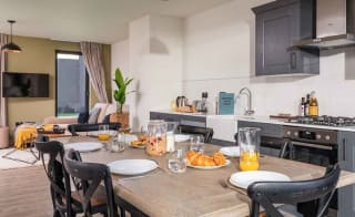 10-year warranty and 999-year leasehold image