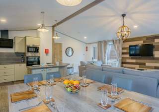 Spacious lounge and kitchen area