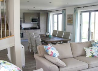 Luxury Cottage image