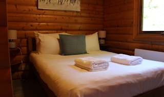 Oak Lodge image