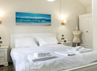 Superior Beach House image