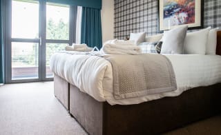 Why you should stay at Boston West image