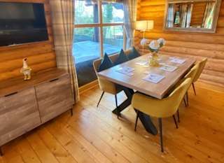 Alpine Lakeside Lodge image