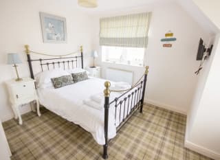 Indulgent Cottage image