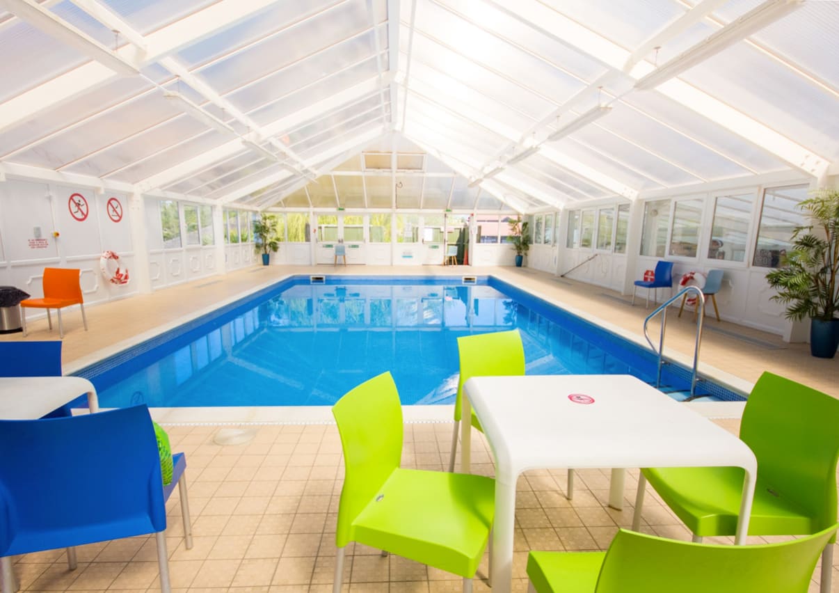 An image of the indoor swimming pool at The Lakes Rookley.