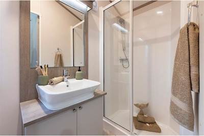 Artisan Lodge image