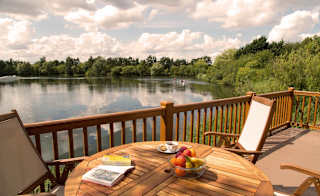 Where to stay – Tattershall Lakes image