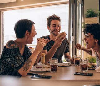 Nearby places to eat and go