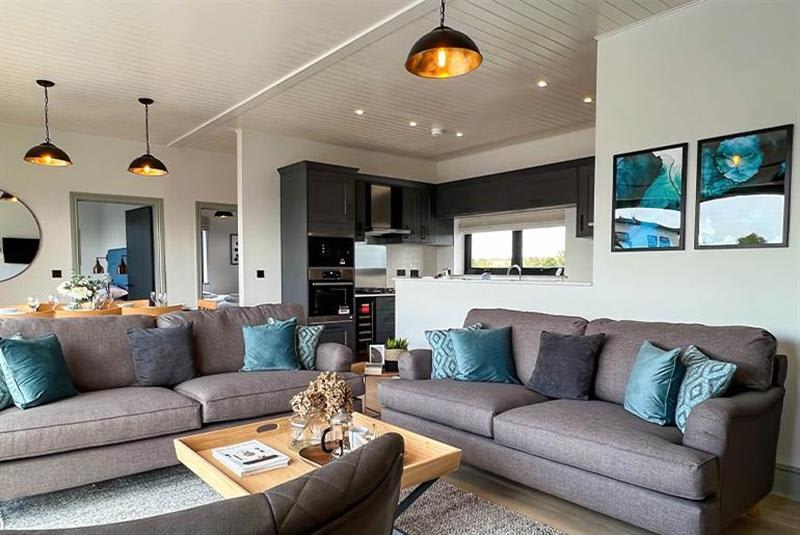 4 Bed Rooftop Lodge image
