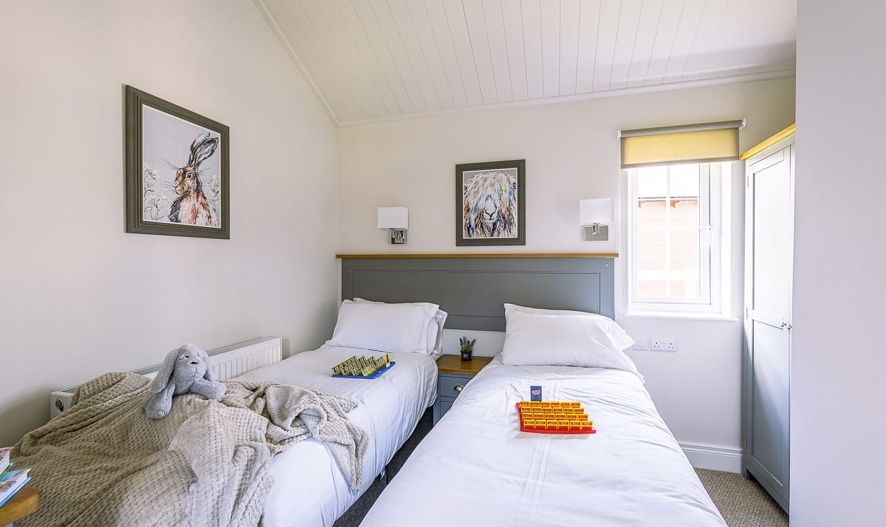 Meadow Lakeside Lodge image