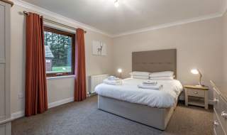 Raeburn Lodge image