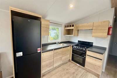 Ellerton Extra image