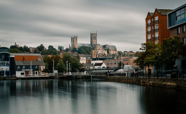 Oliver Boat Trips image