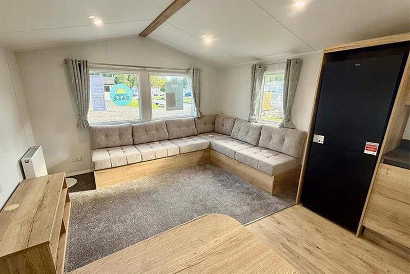 Ellerton Extra image