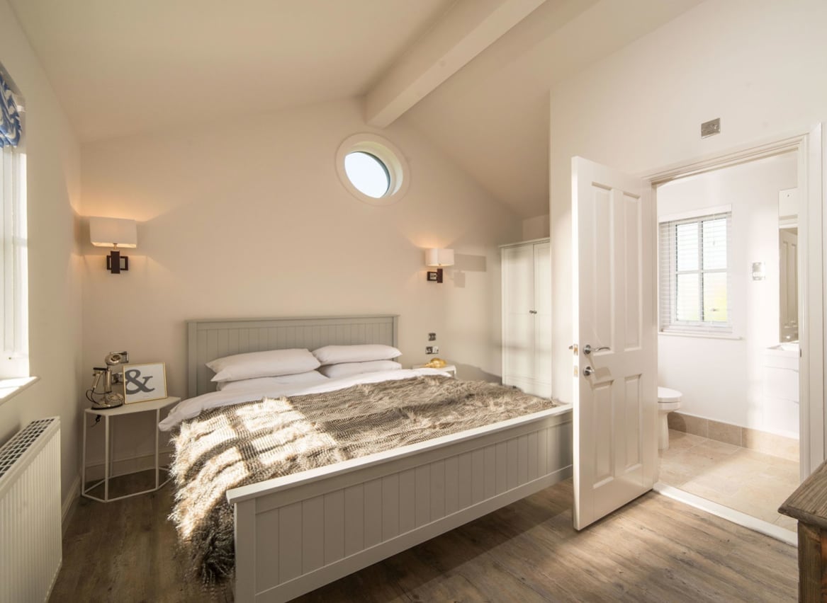 Lakehouses image