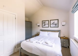 Meadow Lakeside Lodge image
