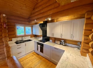 Alpine Lakeside Lodge image