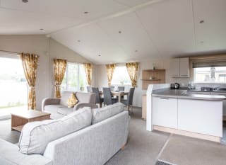 Exclusive Lakeside Lodge image