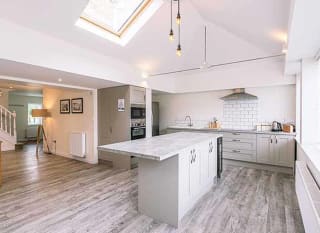 Luxury Cottage image