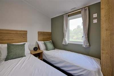 Ellerton Extra image