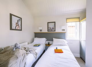 Meadow Lakeside Lodge image