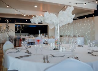 Wedding table at Beachcomber Entertainment Centre. image