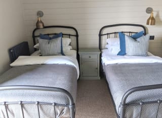 Barn Style Luxury Lodge image