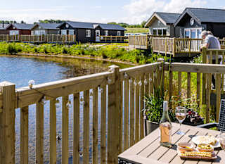 Meadow Lakeside Lodge image
