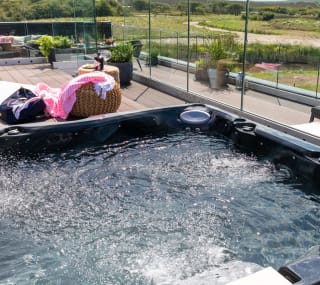 Hot tub accommodation image