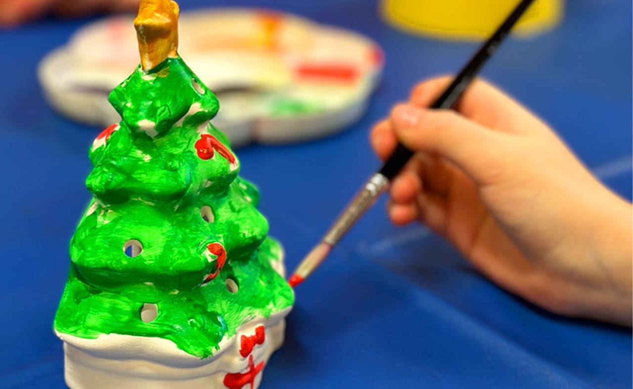 Making Christmas Crafts image
