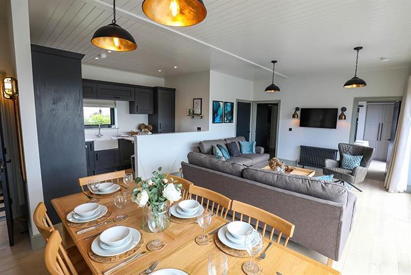 4 Bed Rooftop Lodge image