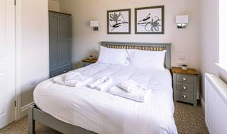 Meadow Lakeside Lodge image