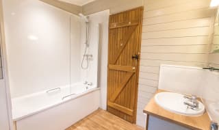 Comfort Lodge image