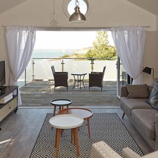 Spacious and sociable lounge