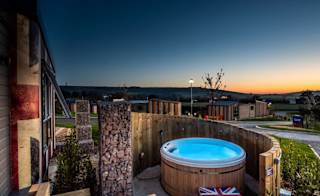 Book a romantic hot tub weekend away image