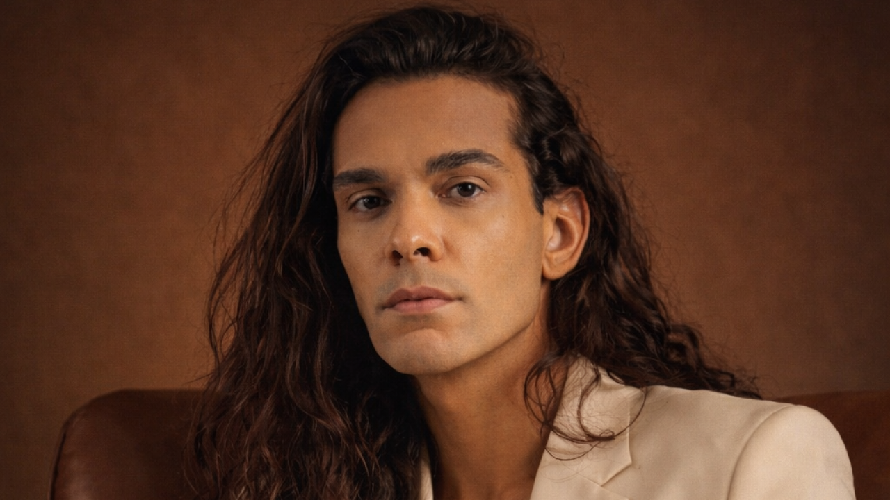 Thiago Pach canta Emílio Santiago